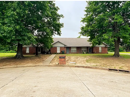 1221 Jeannie Ln Photo 1