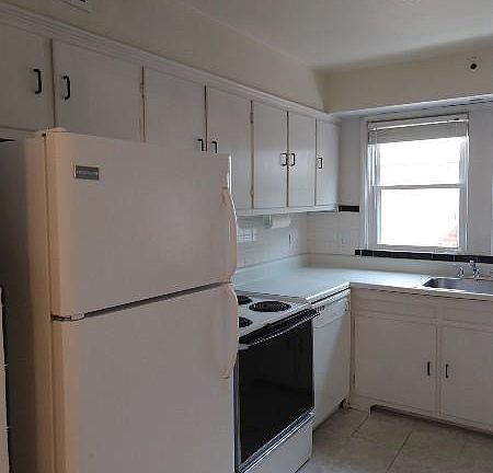 5th image of 1128 Terrace Dr