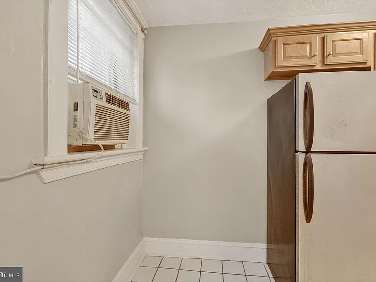 1820 Swann St NW #4 — Photo 7