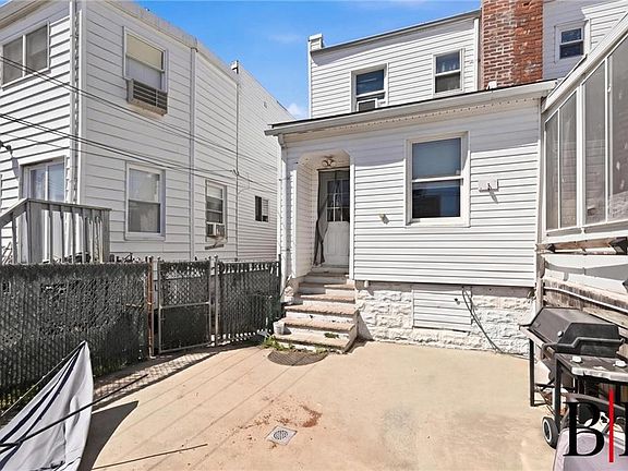 2nd image of 2341 Knapp St