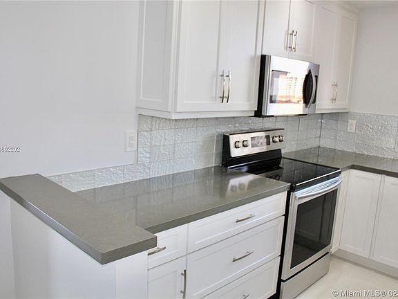 5th image of 18181 NE 31st Ct APT 1010