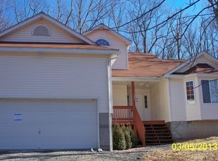 1807 Manchester Dr, Bushkill, PA 18324