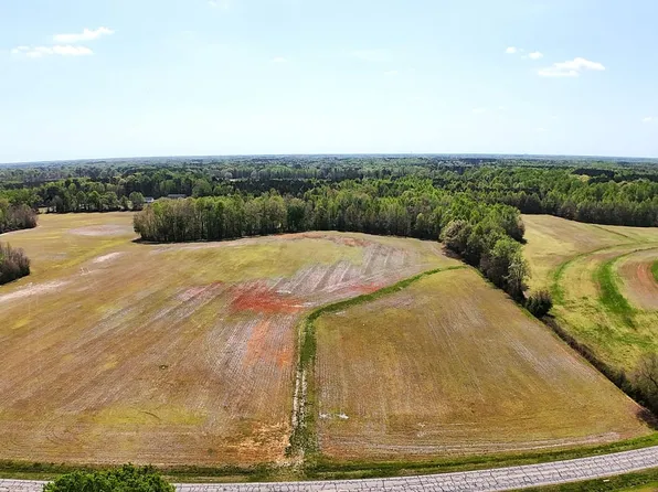1101 W Castalia Rd, Nashville, NC 27856