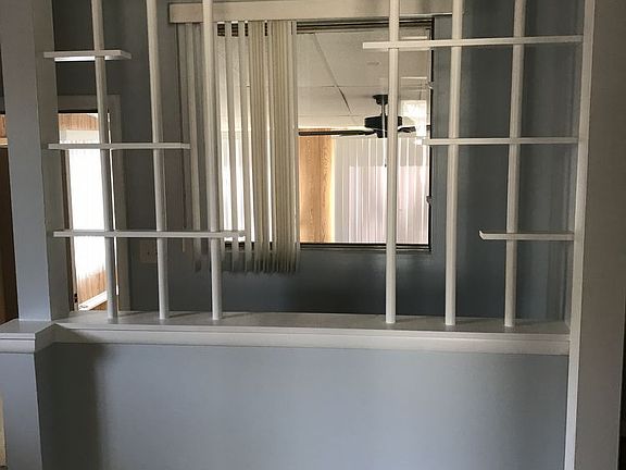 5th image of 22524 Garfield St