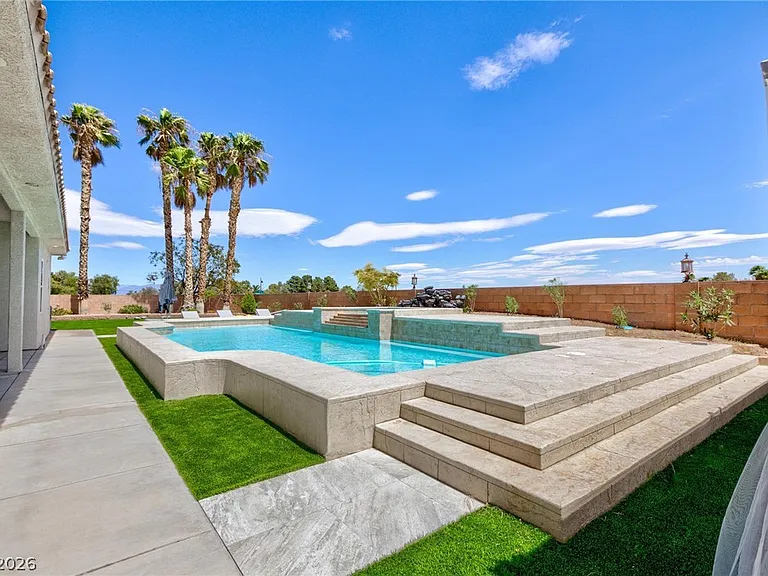 6525 Ponderosa Way — Photo 3