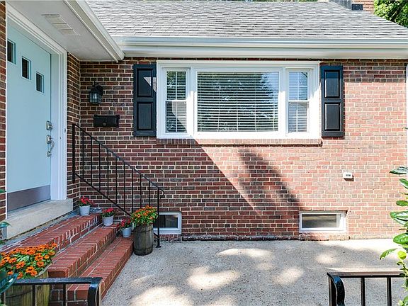 4th image of 3907 W Grace St