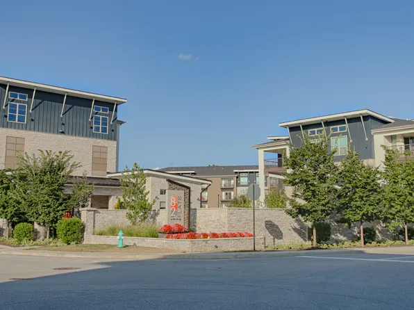 82 Flats At The Crossing