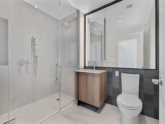5th image of 10 Bleecker St #3E