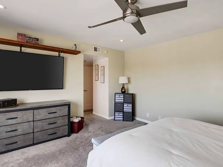 230 S Catalina Ave #301 — Photo 6