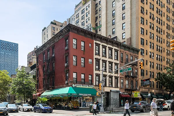 Rented by Douglas Elliman | media 6