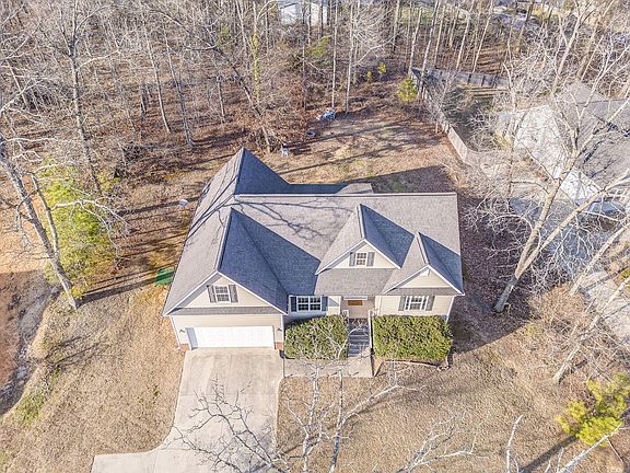 3rd image of 359 Annie Ln