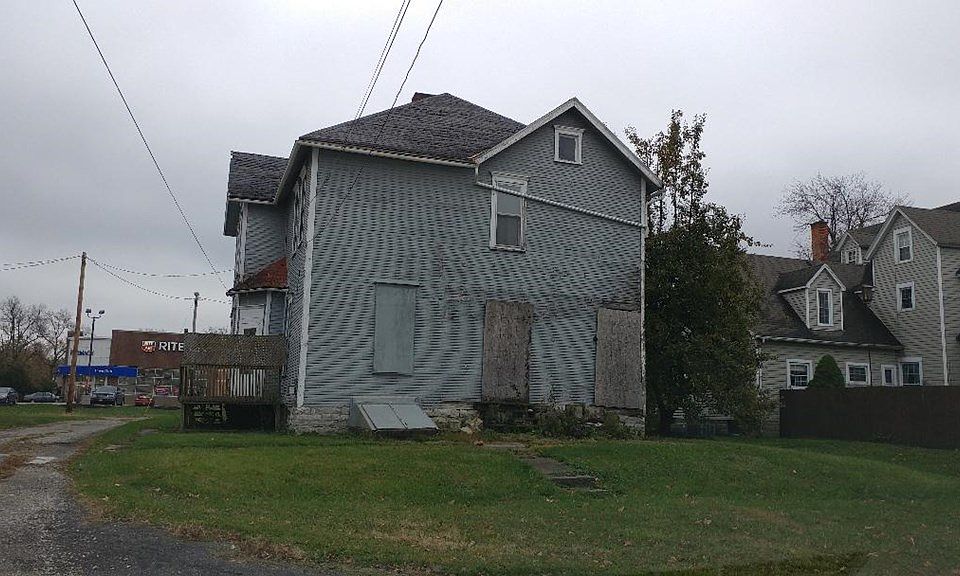 2nd image of 327 S Main St