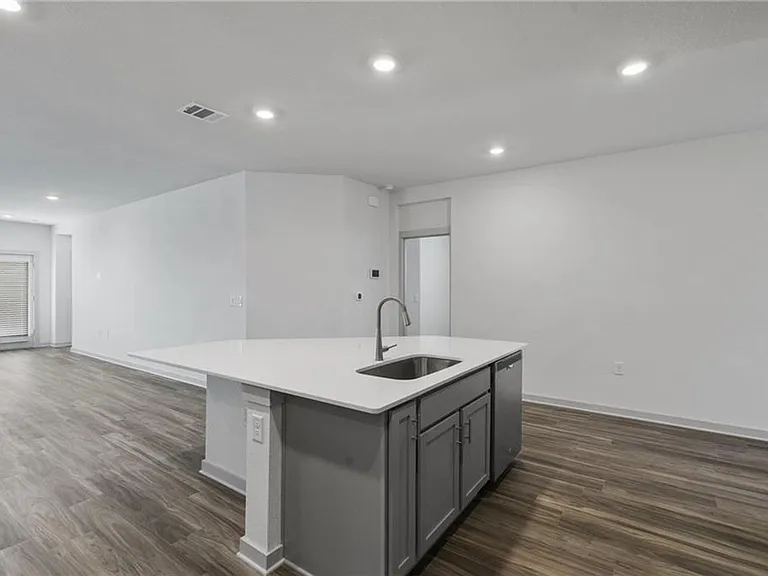 1200 Klee St — Photo 10