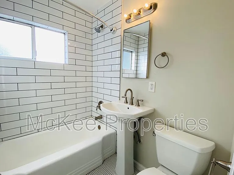 220 Fir St — Photo 8