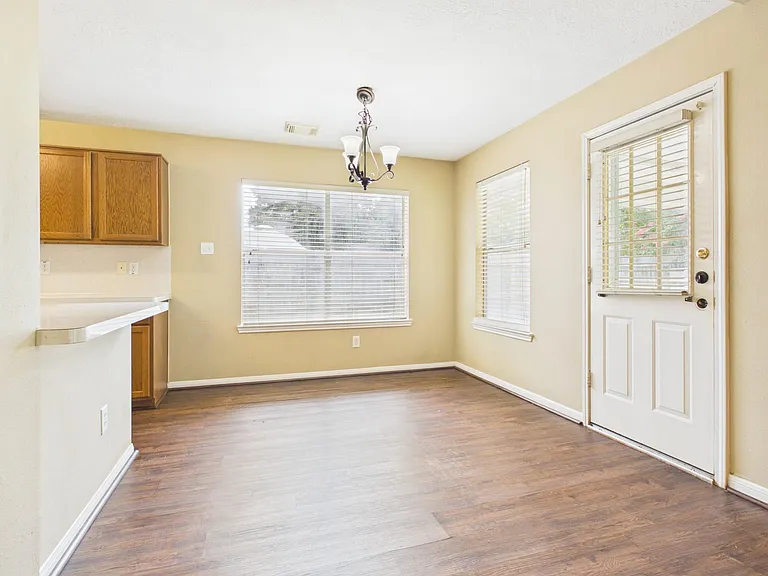 3914 Cyril Dr — Photo 13