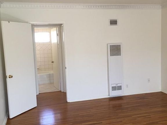 2nd image of 847 Lincoln Blvd APT F