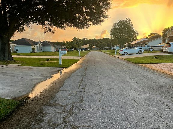 4th image of 2429 SE Betty Rd