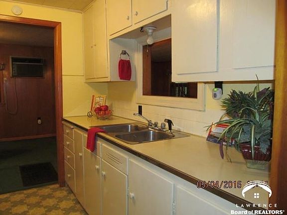 4th image of 270 Ponderosa Dr