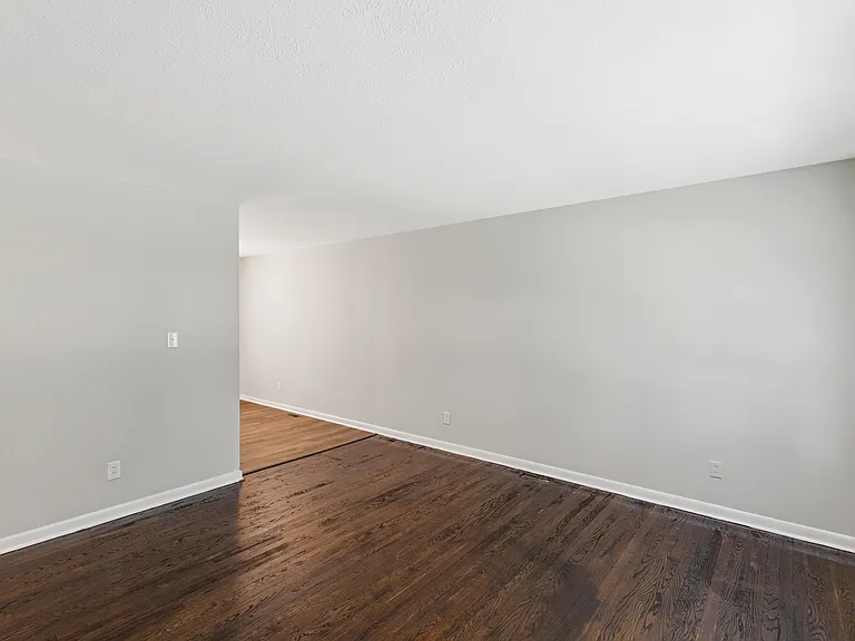 604 Hi Crest Dr — Photo 5