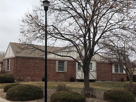 2nd image of 2669 Elmhurst Cir