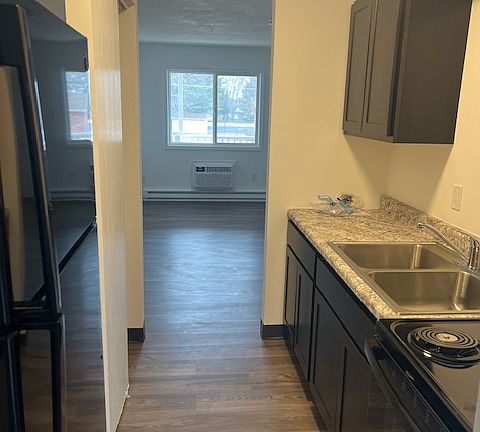 5th image of 432 Martin Rd APT B