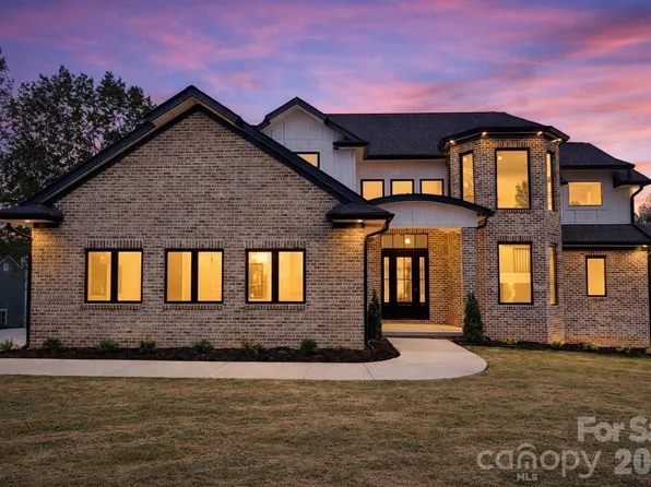 1815 White Fawn Ln, Rock Hill, SC 29730