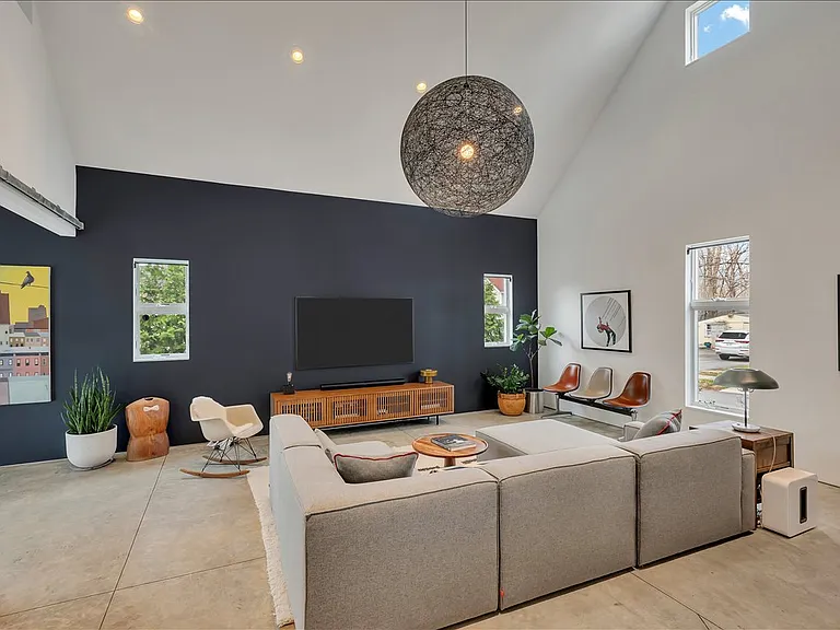 18 Granite St — Photo 13