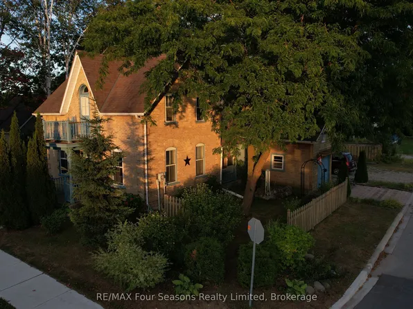 573 Bricker St, Saugeen Shores, ON N0H 2C4