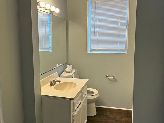 5th image of 2042 Laurel St