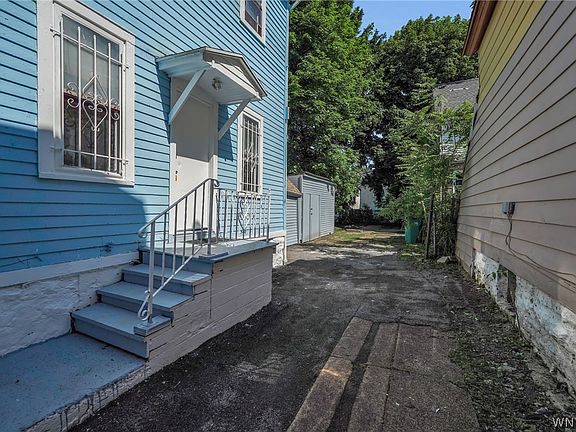5th image of 98 Box Ave