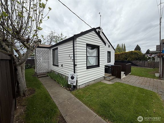 5th image of 656 SW 149th St