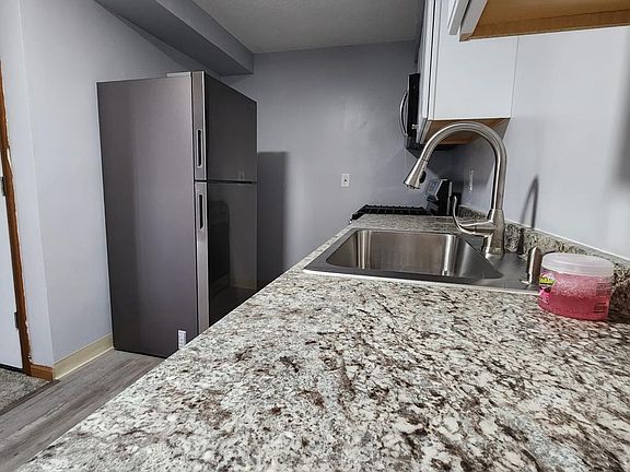 4th image of 42 Dakota St APT 1B
