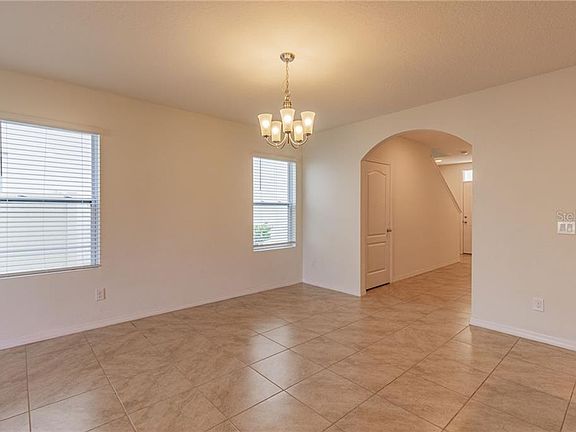 4th image of 3242 Grouse Ave
