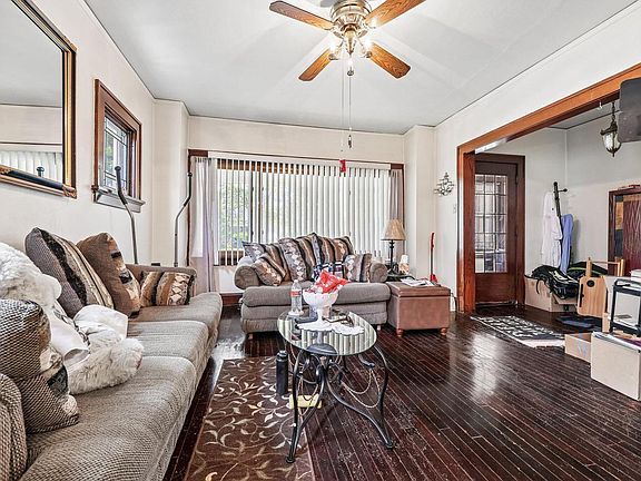 4th image of 2532 N Humboldt BOULEVARD