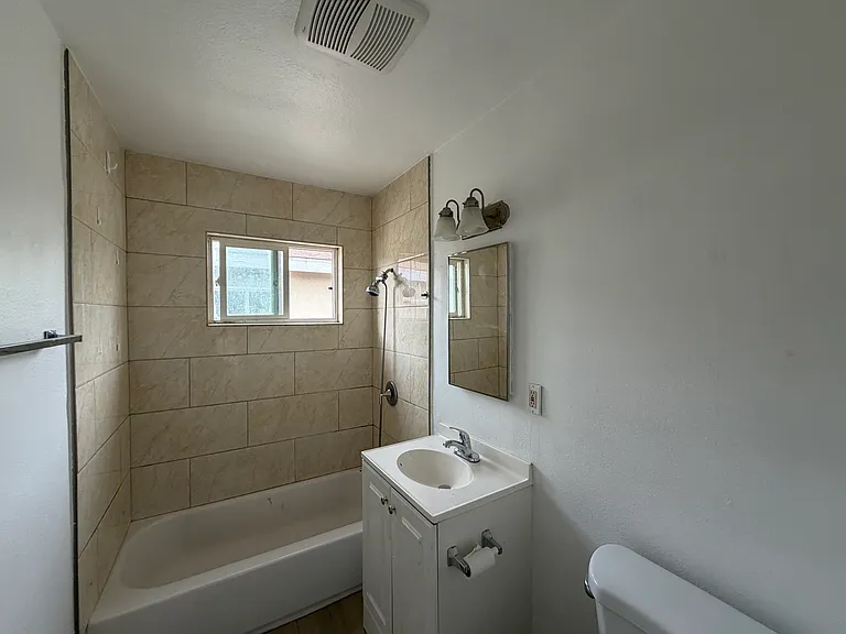 155 N Vecino Dr #159 — Photo 16