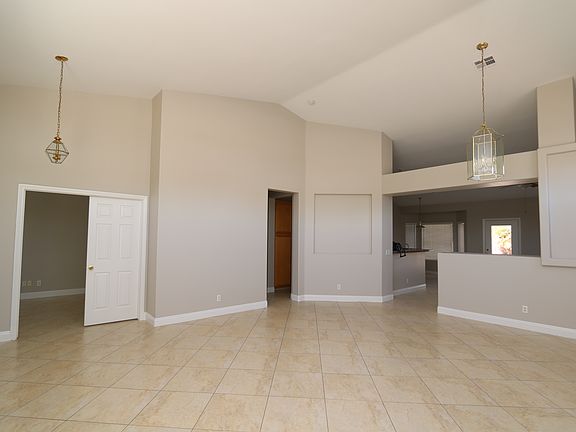 4th image of 1761 Mount Tremblant Ave