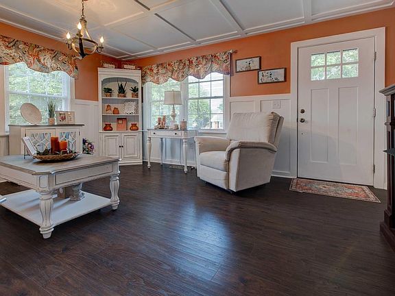 5th image of 1513 Tina Ct