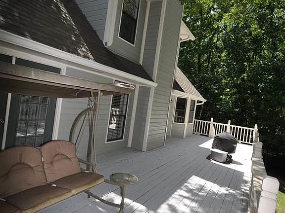 3rd image of 271 Woodhaven Dr