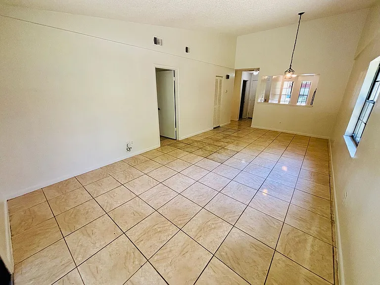 4193 New Haven Ct — Photo 4