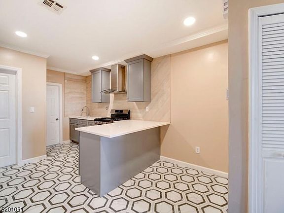 4th image of 310 Broadway Floor 3