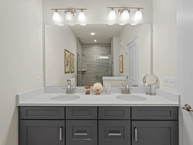 813 Rockwell Ave #813 — Photo 14