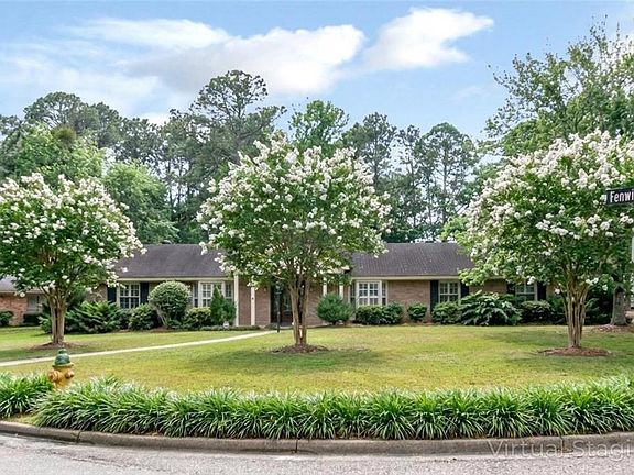 2nd image of 100 Fenwick Rd