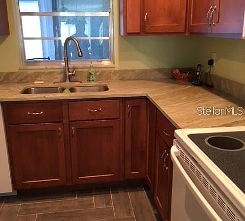 4th image of 1359 Glendale Cir W #214