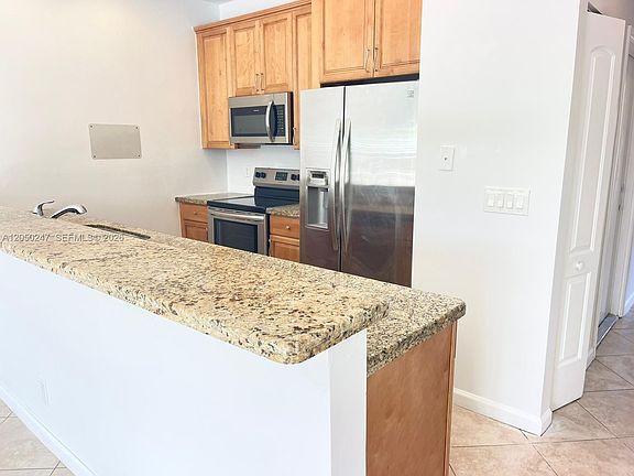 3rd image of 2307 Washington St APT 4