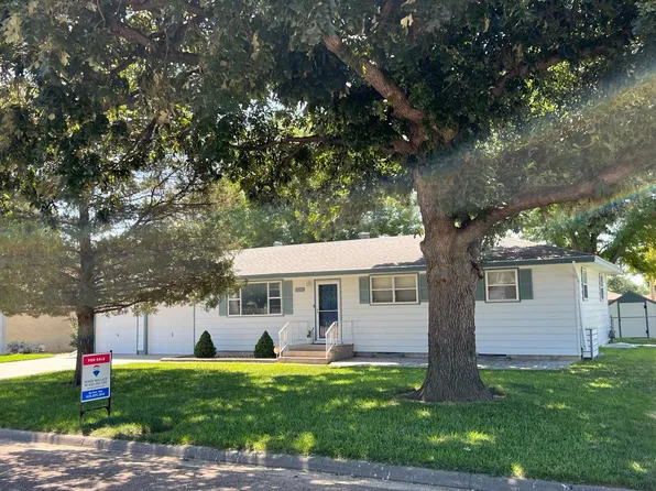 706 E Thompson St, Garden City, KS 67846