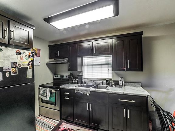 5th image of 318 Donna Ave
