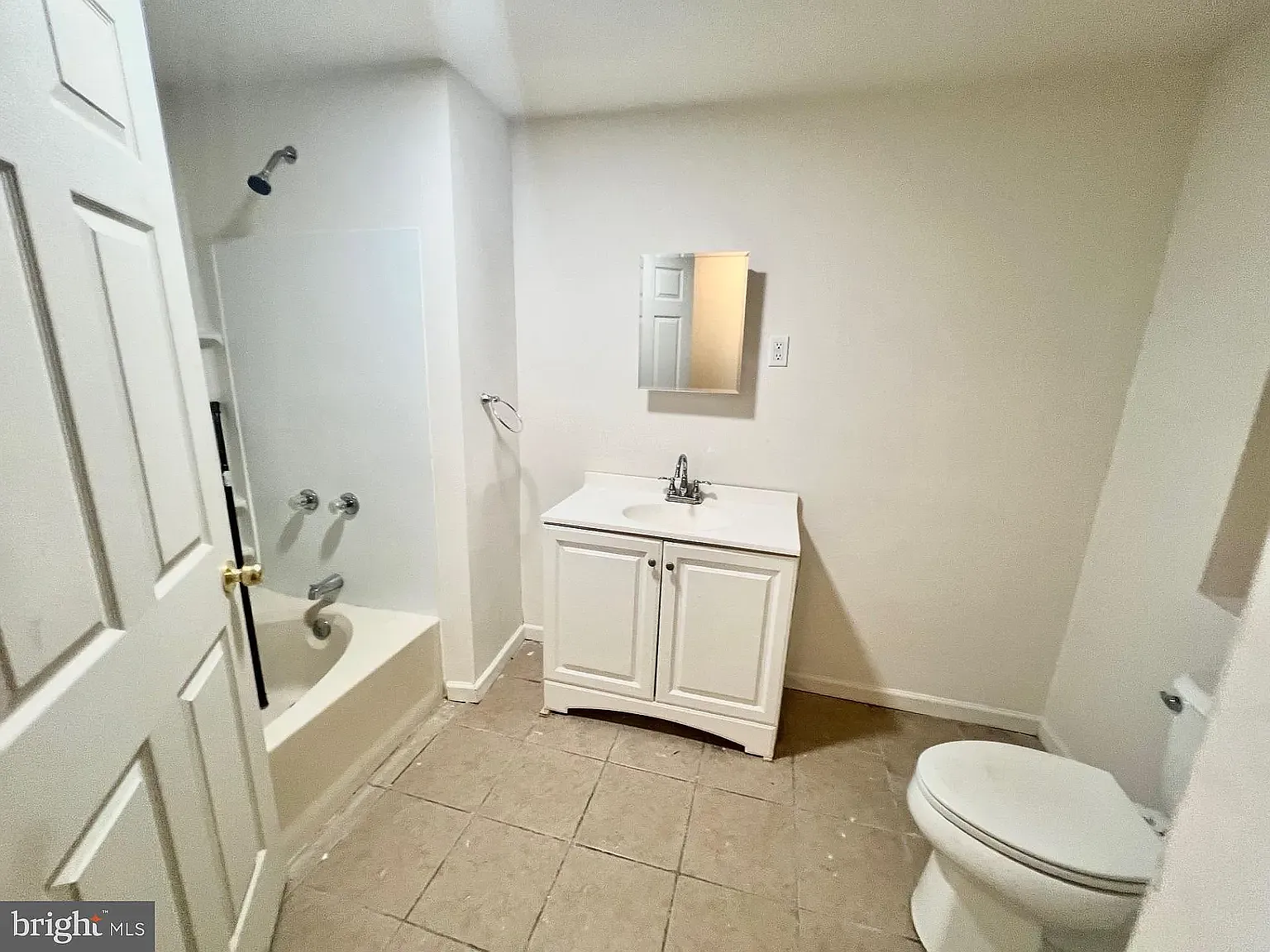 4 bed, 1525 sqft, $2,000 — Photo 3