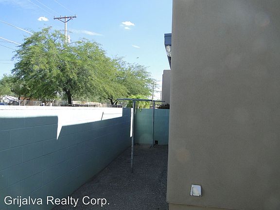 2nd image of 1255 N 14th Ave APT 04