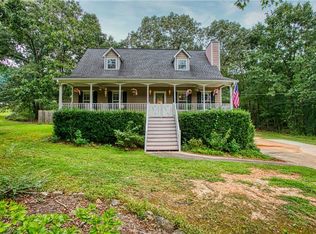 5622 Twin Oak Dr, Douglasville, GA 30135