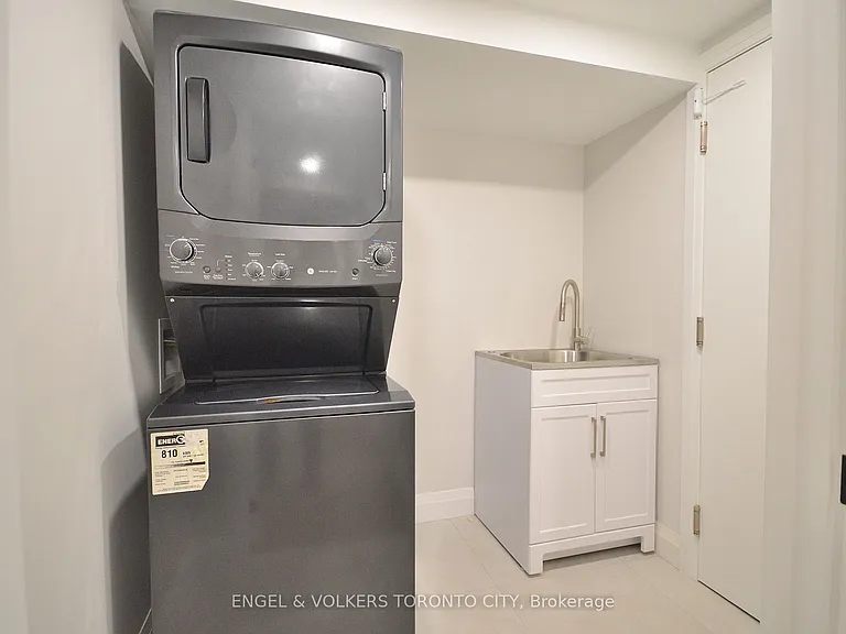 139 Queen St #BASEMENT — Photo 9